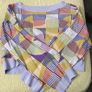 Geometric cropped sweater with balloon sleeves! Size Medium!